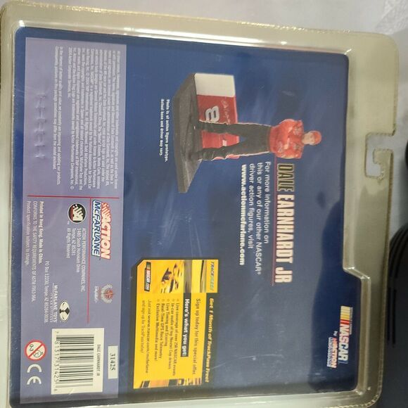 Dale Earnhardt Jr. McFarlane NASCAR Action Figure Series 2 2004 MR - Picture 3 of 3